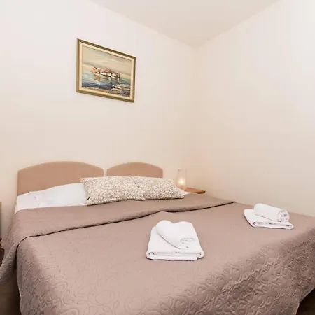 Villa Liza Bed & Breakfast *